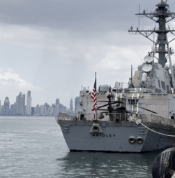 Porta-aviões dos EUA regressa ao Panamá mais de 50 anos depois 