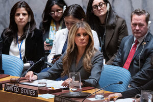Melania Trump defende "paz através da educação" na ONU após ataque no Irão