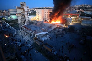 Israel ataca cidade costeira no Líbano 