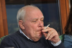 Marcelo Rebelo de Sousa homenageia Lobo Antunes com o Grande-Colar da Ordem de Camões