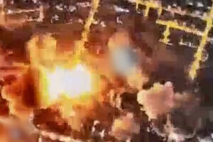 O momento em que Israel bombardeia bunker subterrâneo de Ali Khamenei no Irão 