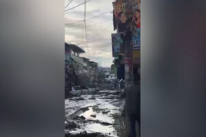 Inundações do rio Apurímac deixam cidade peruana submersa