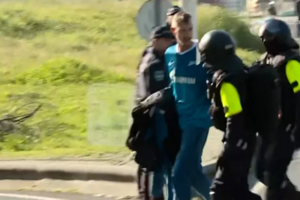 Adeptos e PSP em confronto antes do Benfica-FC Porto, com feridos e detenções