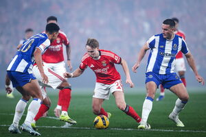 Benfica e FC Porto empatam e fica tudo igual no topo da I Liga