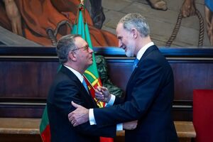 António José Seguro cumprimenta o Rei Filipe VI de Espanha