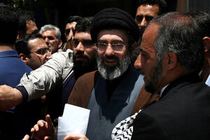 O que esperar de Mojtaba Khamenei, o novo líder supremo do Irão?