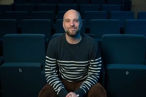 Hugo van der Ding despede-se da sua musa de quatro patas, Madame Koziu