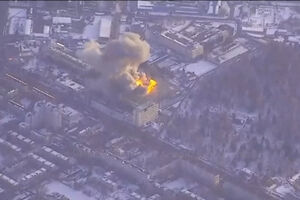 Imagens divulgadas pela Ucrânia mostram alegado ataque a fábrica na região russa de Bryansk