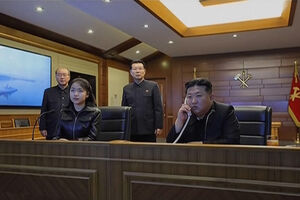 Kim Jong-un e a filha assistem a segundo teste de mísseis cruzeiro