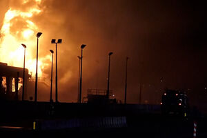 Ataque iraniano provoca incêndio em depósito de combustível no Bahrein