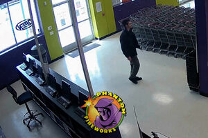 Videovigilância mostra suspeito de tentar detonar bomba em Nova Iorque a comprar material dias antes