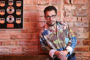 O fadista e cantor de 44 anos acaba de editar um novo álbum, 