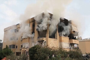 Quatro mortos após ataque israelita atingir prédio residencial no sul do Líbano