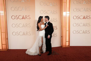 Priyanka Chopra, com um vestido Dior, e Nick Jonas