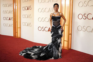 Teyana Taylor, nomeada para melhor atriz secundária, escolheu um vestido Chanel 