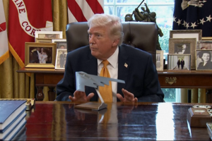 “Estou muito orgulhoso do que fizemos”: Trump defende ataques norte-americanos contra o Irão 