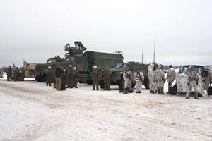 No gelo e prontos para combate: NATO mostra força no Ártico