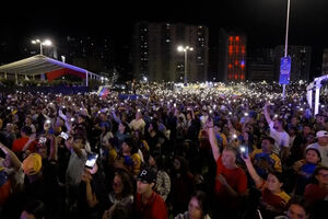 Ruas de Caracas em festa após Venezuela derrotar os EUA e vencer o Mundial de beisebol