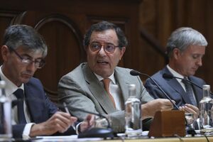 Ministro Manuel Castro Almeida anuncia ajuste ao PRR e PT2030 no Parlamento