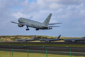 Avião da força aérea norte americana na Base das Lajes