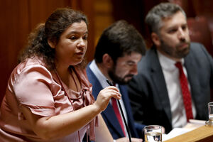 Alexandra Leitão acusa Moedas de ilegalidade na Câmara de Lisboa