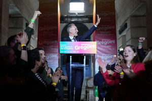 Emmanuel Grégoire venceu em Paris