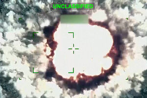 EUA divulgam novas imagens de ataques a alvos militares no Irão