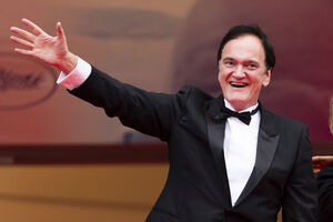 Depois das participações pontuais no formato televisivo, Tarantino encabeça um projeto de raiz