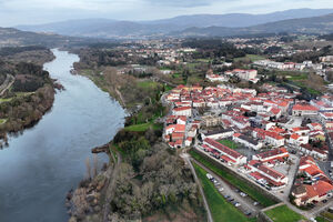 Monção, cidade de Alvarinho e património histórico