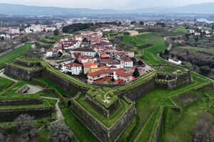 Valença, Portugal: Visita à fortaleza e à vila minhota, num roteiro de cultura e fé na região