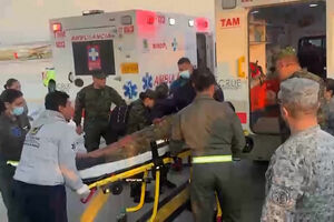 Forças armadas da Colômbia divulgam imagens de soldados feridos após queda de avião militar que fez 66 mortos  