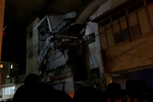 Míssil iraniano atinge edifício residencial em Israel 