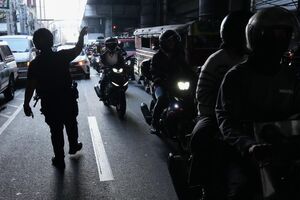 Protesto contra subida dos combustíveis nas Filipinas.