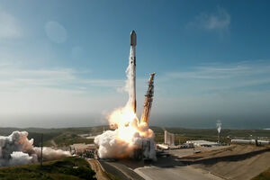 SpaceX lança foguete Falcon 9 na Florida  