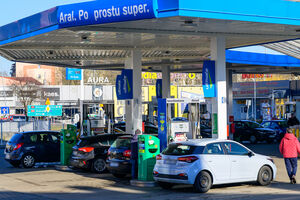 Polónia aprova medidas para reduzir preço dos combustíveis