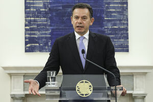 "Não está em cima da mesa nenhuma intervenção ao nível do IVA", afirma Luís Montenegro