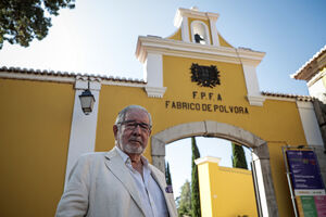 Isaltino Morais manda consturi "muralha de árvores" para separar Oeiras de Amadora