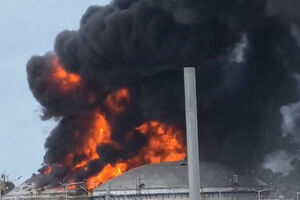 Incêndio deflagra em refinaria de petróleo na cidade israelita de Haifa 