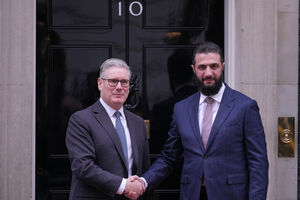 Keir Starmer reúne-se com Ahmed al-Sharaa em Londres