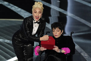 Lady Gaga e Liza Minnelli nos Óscares apresentam Melhor Filme