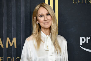 Céline Dion regressa aos palcos quatro anos depois de ter sido diagnosticada com Síndrome de Pessoa Rígida