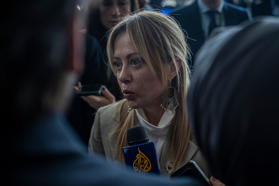 Giorgia Meloni disse ponderar envio de baterias anti-aéreas para ajudar países do golfo Pérsico