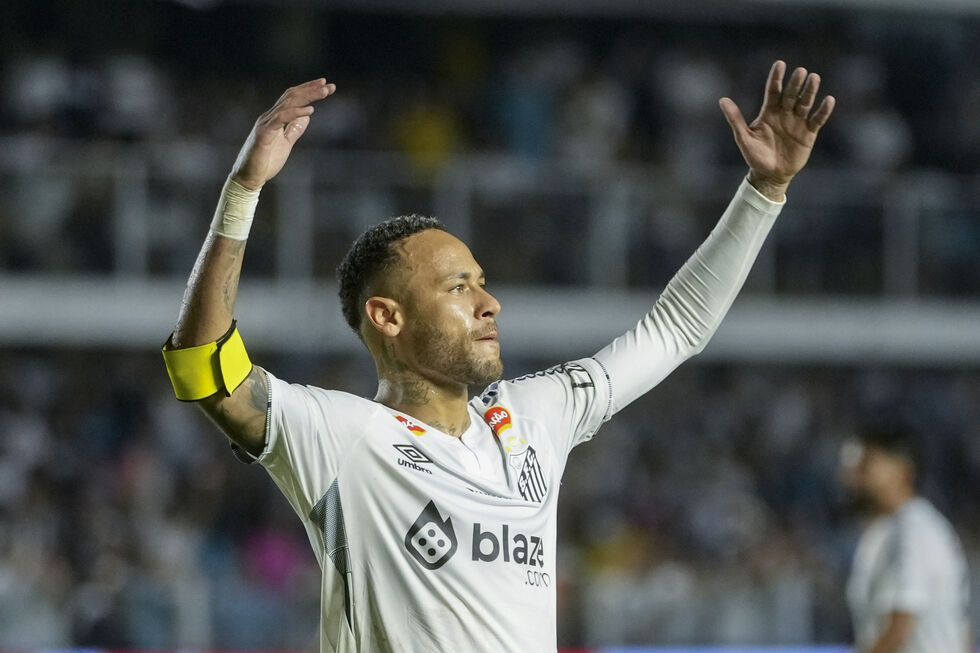 Neymar está a ser processado por uma cozinheira