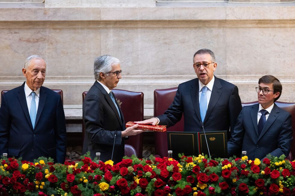 O momento em António José Seguro toma posse como novo Presidente da República