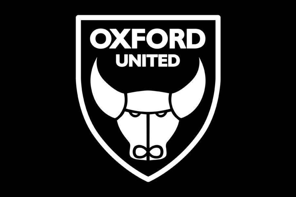 Amelia Aplin representava a formação do Oxford United