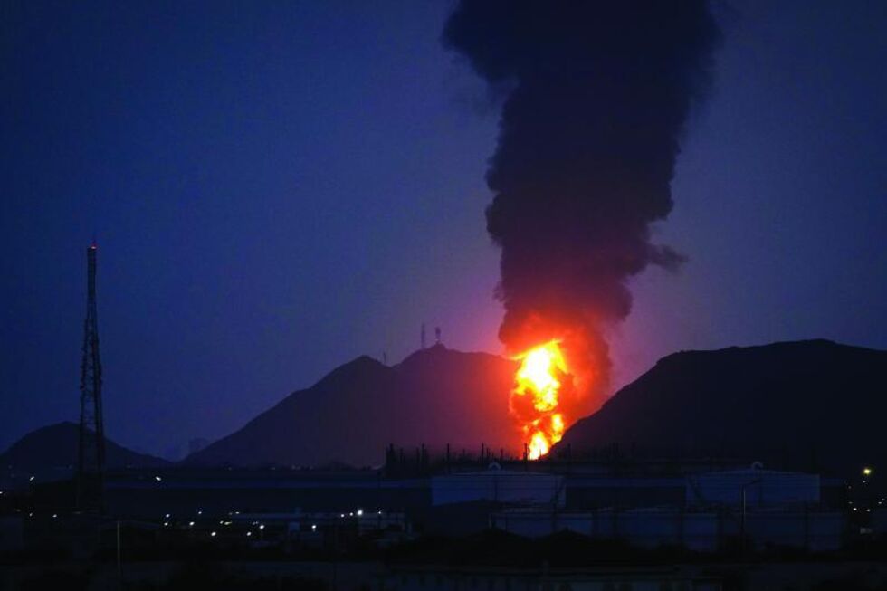 Bombardeamento na instalação petrolífera de Fujairah, nos EAU