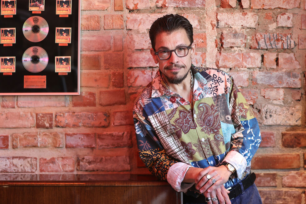 O fadista e cantor de 44 anos acaba de editar um novo álbum, 