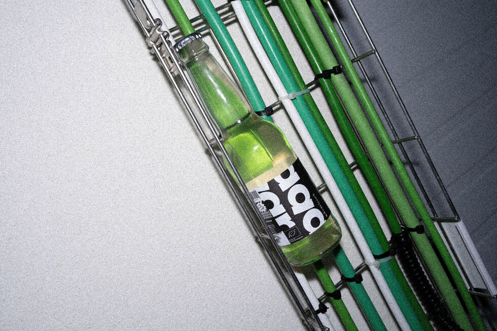 Disponível em packs, pode ser comprada no marketplace The Sip  Order e em parceiros  selecionados 