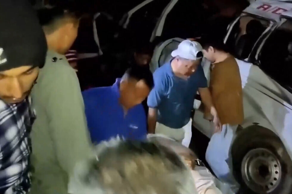 Autocarro com peregrinos indianos cai de estrada numa montanha no Nepal. Há sete mortos