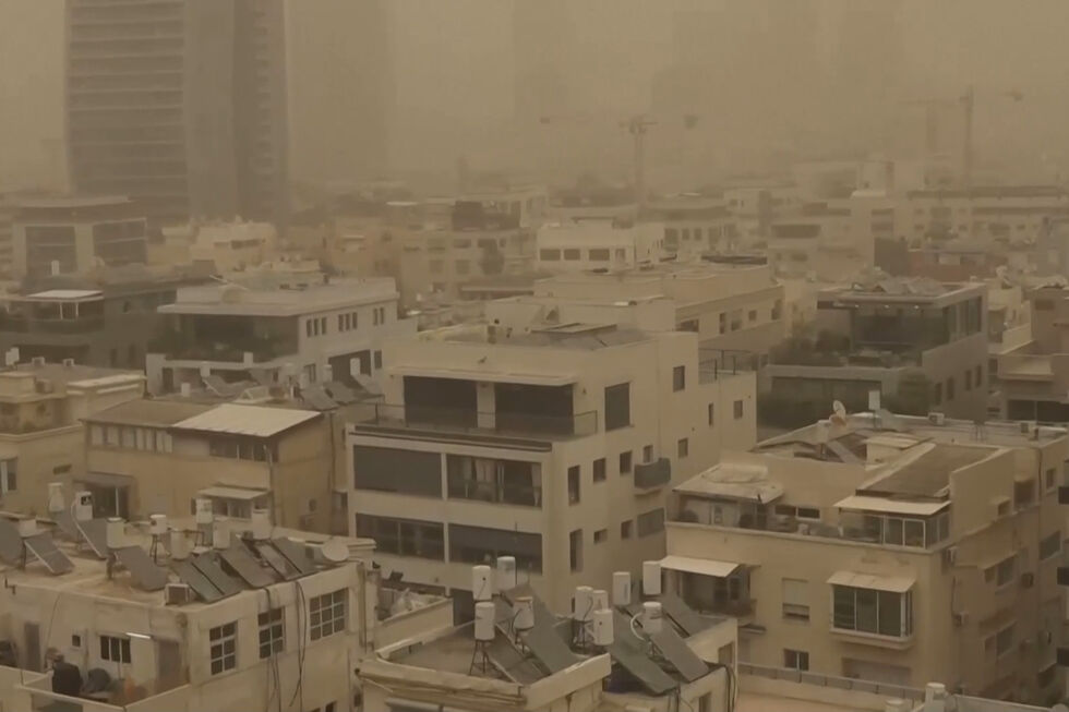 Novas imagens mostram tempestade de areia que varre várias zonas do Médio Oriente